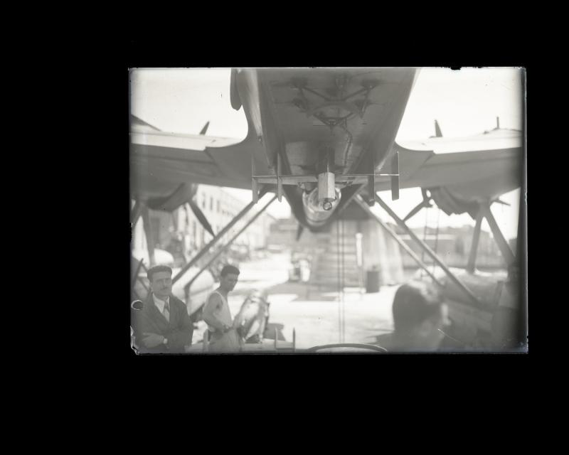 Idrovolante con persone - 1