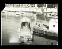 Imbarcazione civile in porto