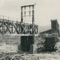 La VII travata a metà salita e la VI in procinto di essere varata