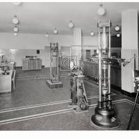 Interno del laboratorio sperimentale. Pendolo per prove vibrazioni